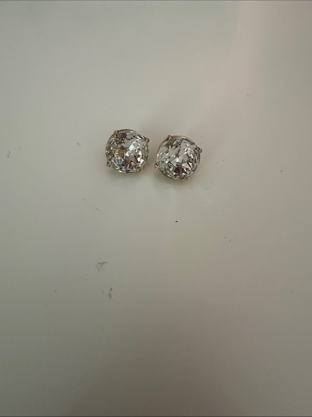 Classic Clear Crystal Stud Earrings - Timeless Sparkle